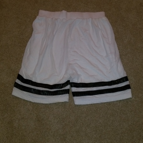 Homme + Femme Shorts - Picture 2 of 3